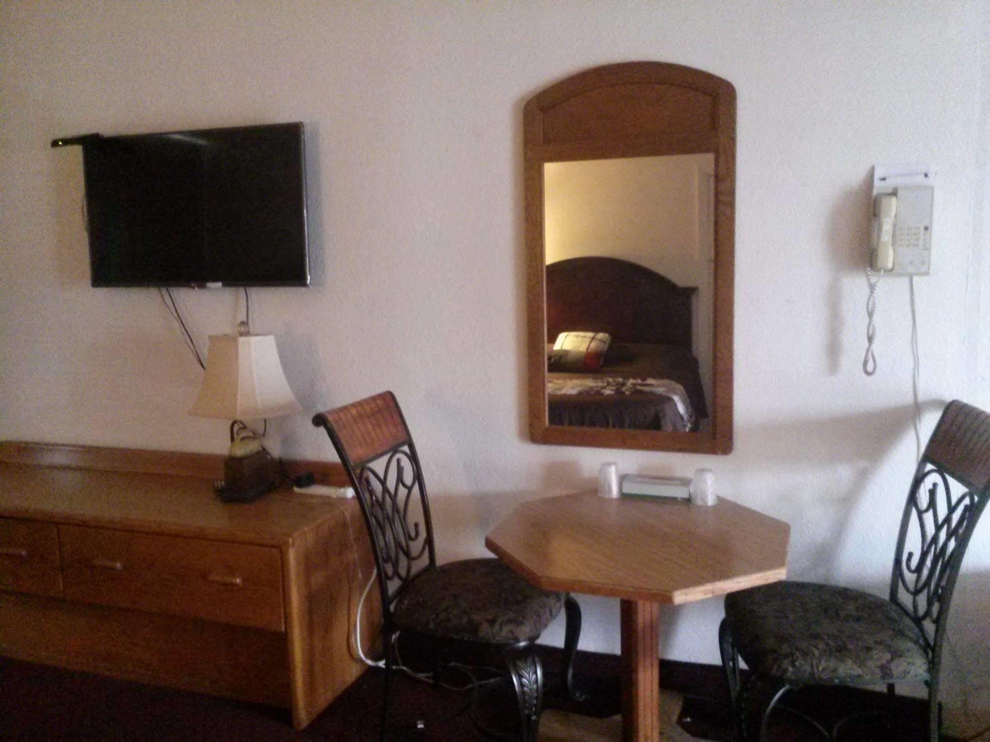 Budget Inn ألباني المظهر الخارجي الصورة